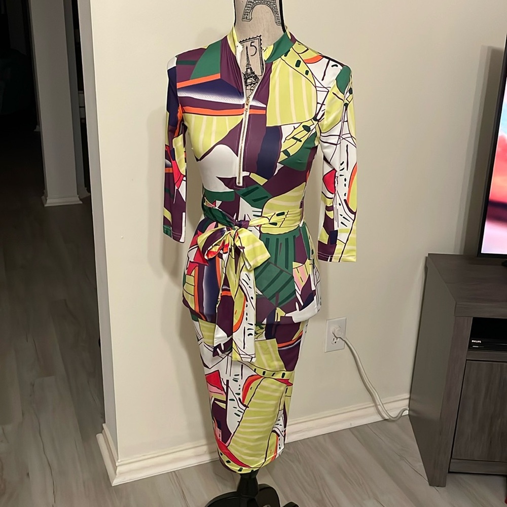 Banjul Multi-Color Graphic Print Midi Dress-Front Zip-Belted Waist-3/4 Sleeve